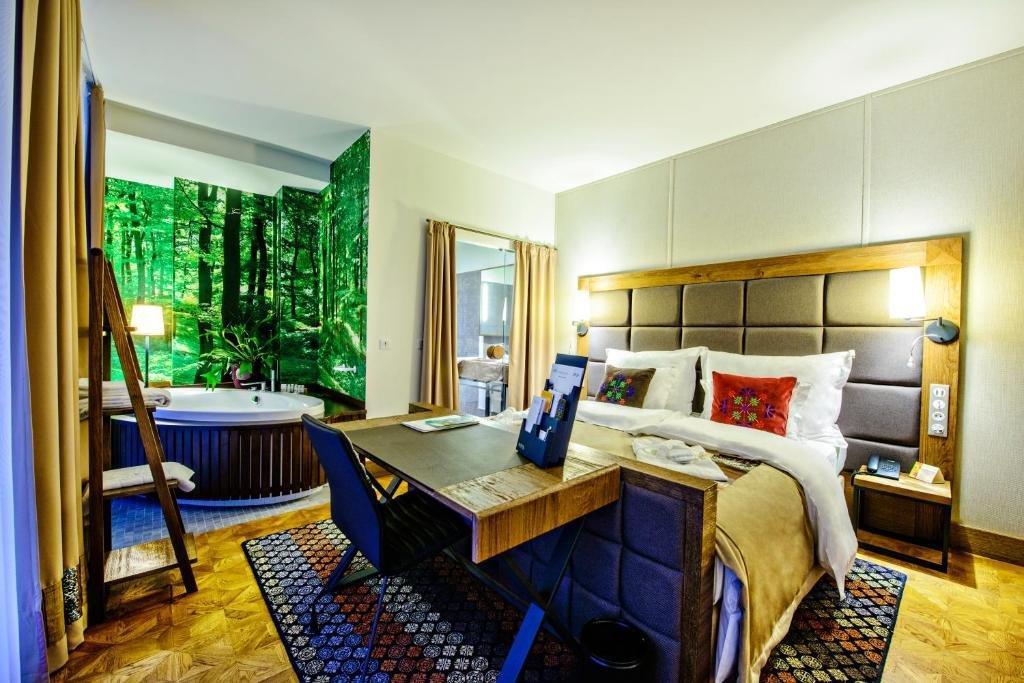 Hotel Bristol Tradition And Luxury Rzeszow Exterior photo A room at the hotel